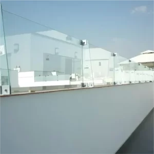 PARAPETO CON ACCESORIOS