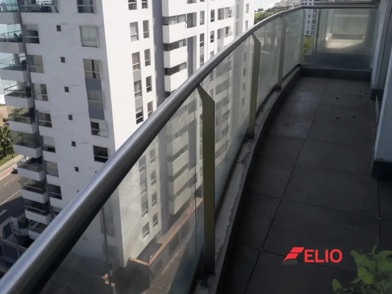 baranda-de-acero-inoxidable-y-vidrio-para-balcones