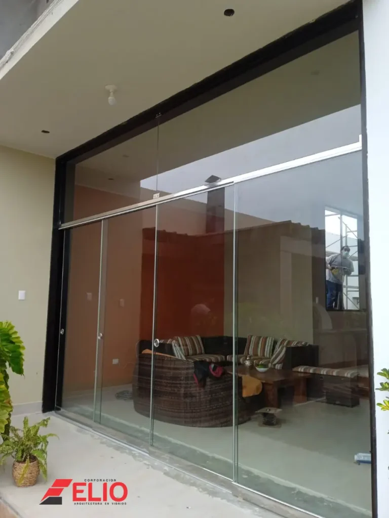 mampara-corrediza-convencional-de-vidrio-templado-con-aluminio-en-lima