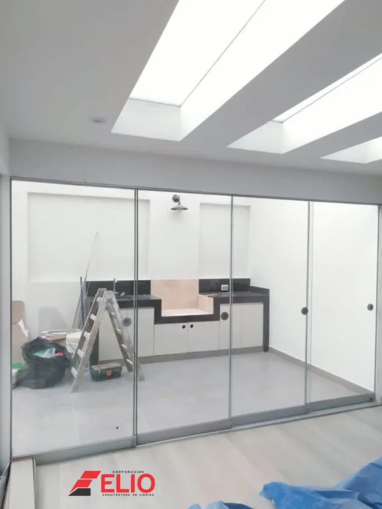mampara-corrediza-de-vidrio-templado-sistema-nova