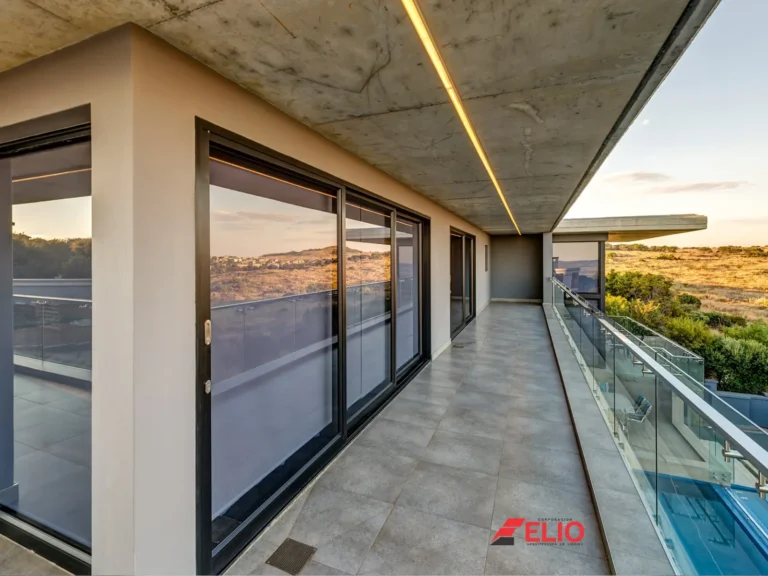 mampara-corrediza-serie-80-para-balcones-antiruido-y-hermetica