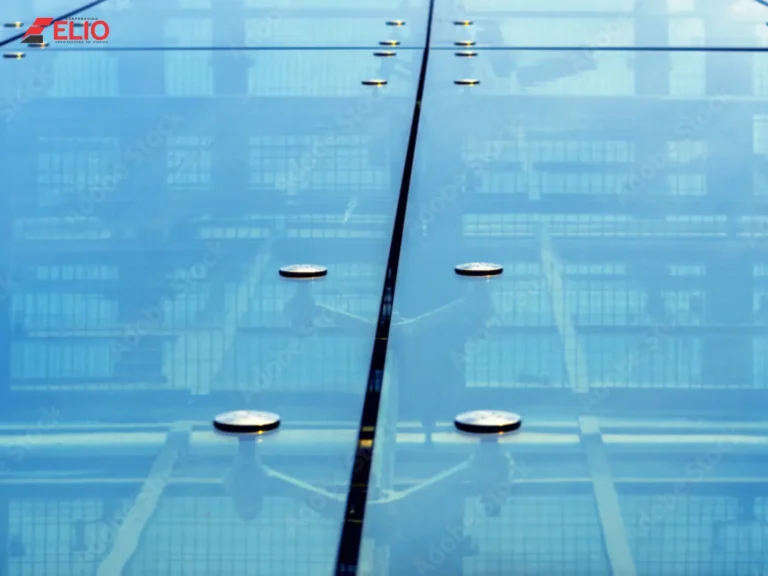 sistema-spider-en-muro-cortina-de-vidrio-templado-y-aluminio-en-lima